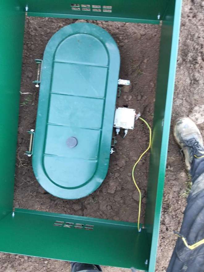Pozzetto con valvole, regolatore e telelettura di un serbatoio GPL interrato